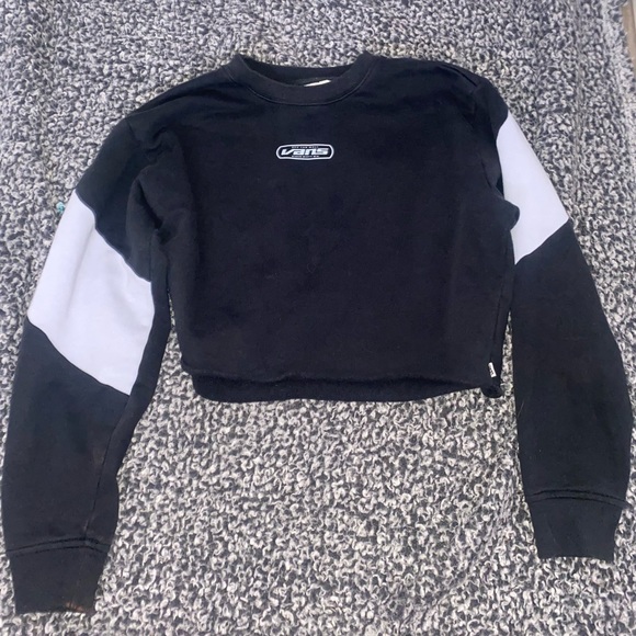 Vans Sweaters - Stylish Black & Gray Women’s Cropped Vans Crewneck Sweater
